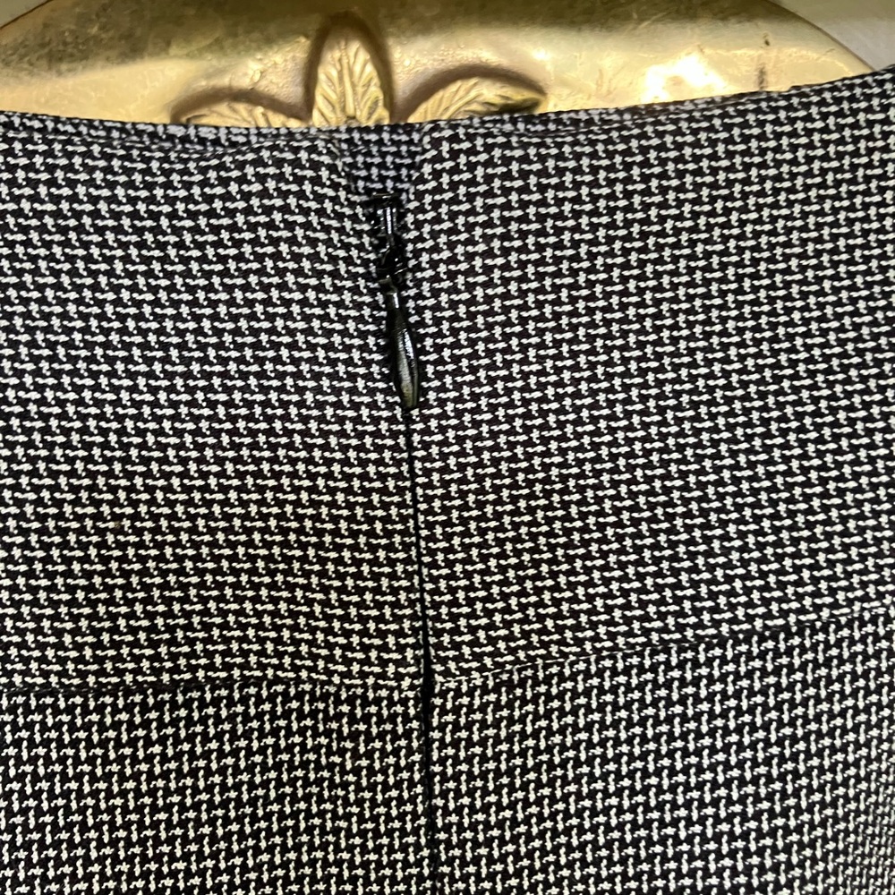 White House black market houndstooth pencil skirt - Picture 10 of 10